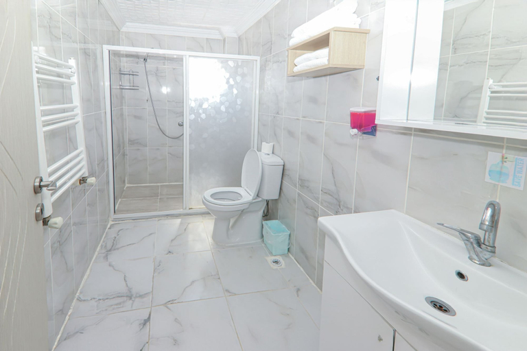 Bathroom 2, Paradise Pansiyon Otel, Nilüfer