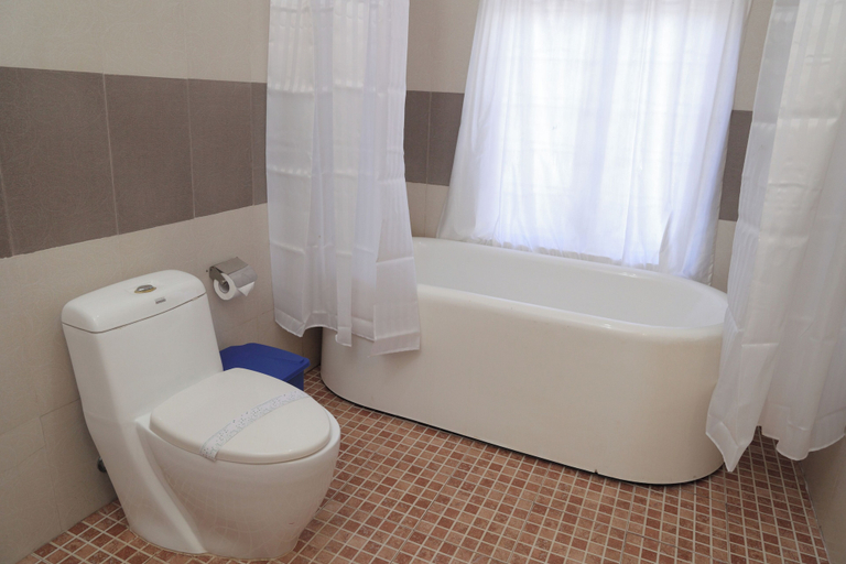 Bathroom 3, hillview beach resort, Thiruvananthapuram