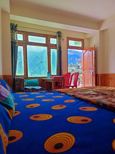 Room 2, Aarav Chaaras Homestay, Kinnaur
