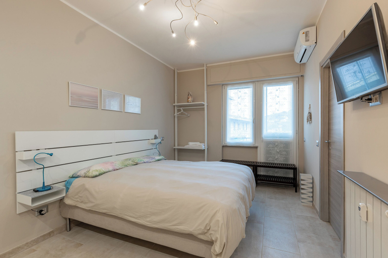 Room 2, Two Combined Studios with Terrace, Genova