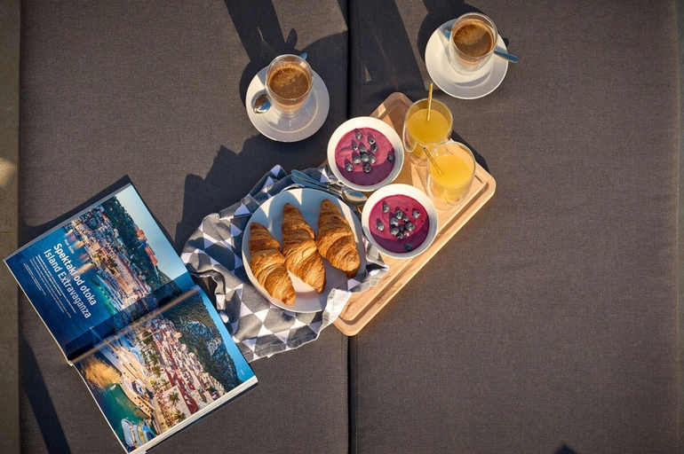 Room 1, Villa Sunset - Luxury Adriatic Sea View Estate, Podstrana