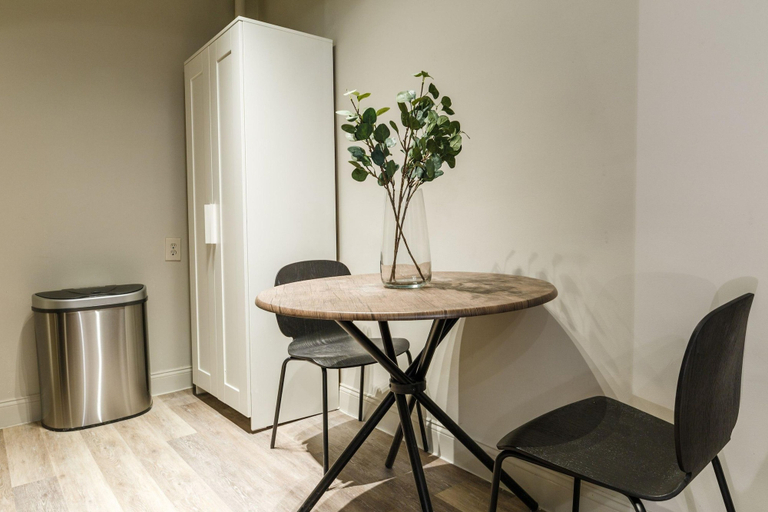 Room 2, Lovely and Comfy Studio in NYC, New York