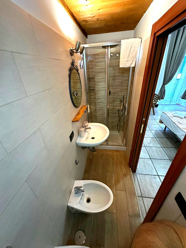 Bathroom 4, Comfort and Breakfast, Napoli
