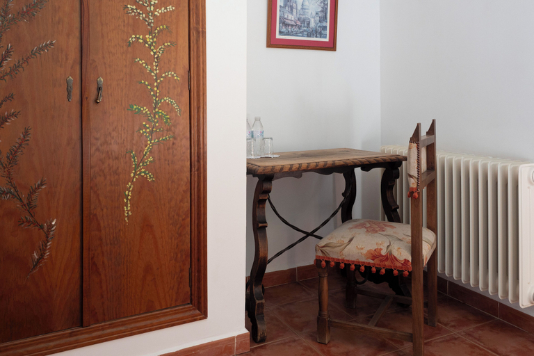 Room 4, hotel rural el jardin del conde, Salamanca