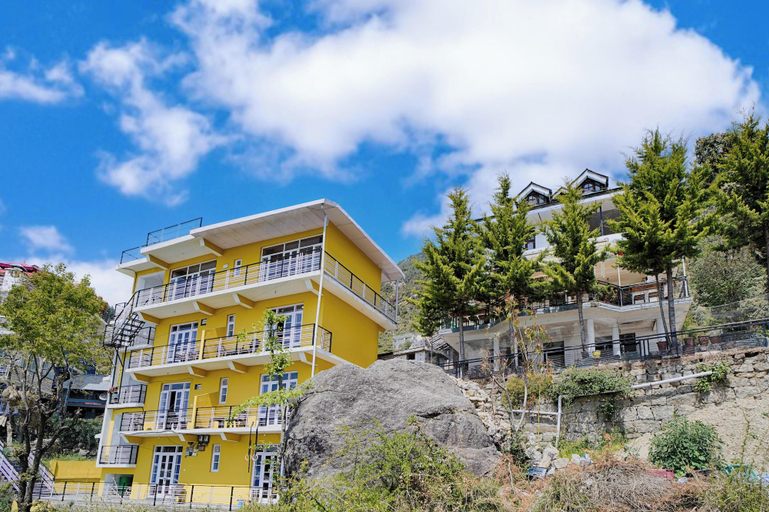Exterior & Views