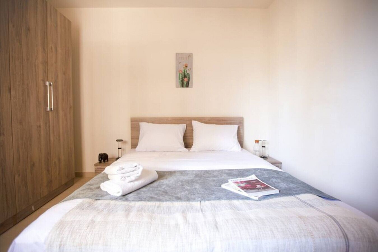Room 3, Sioufi - 2-BR Apartment With a Balcony, Beirut
