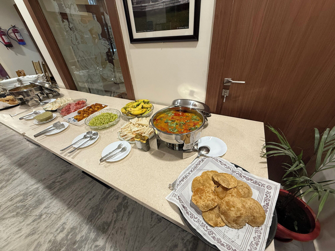 Breakfast buffet 3, Icon Residency Inn, Kaushambi