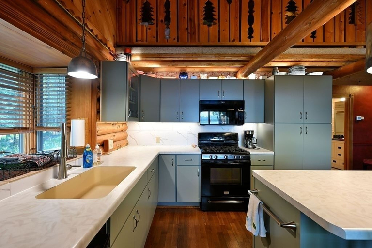 Private kitchen 2, Birch Haven 4 Bedroom Home by RedAwning, Ashland