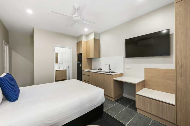 Room 2, Avenue West Studio Units, Toowoomba - North-West