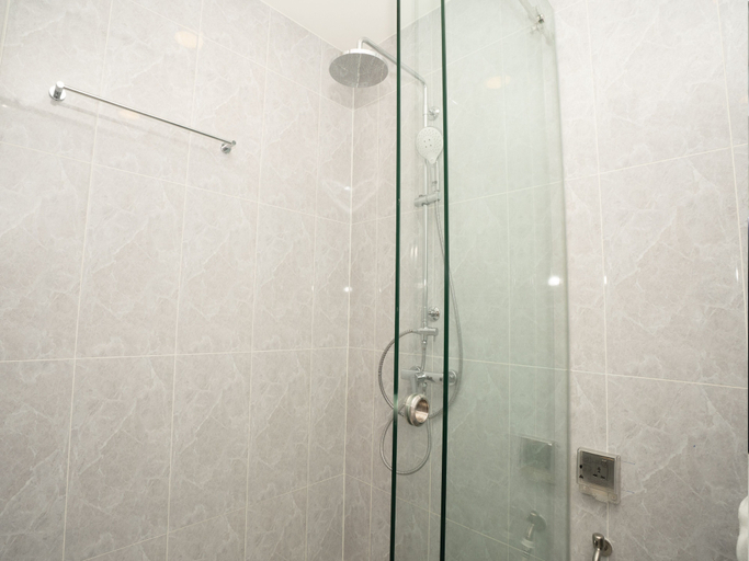 Bathroom 5, TV-Tower 1, Ruessei Kaev
