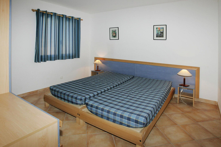 Room 4, Apartment by Lido Beach & Biguglia Lagoon, Haute-Corse