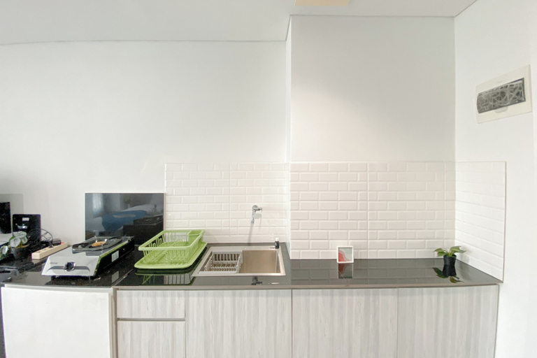 Private kitchen 4, Simple White Designed Studio At Lrt City Bekasi Apartment, Bekasi