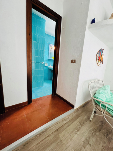 Interior detail, Camera Acquario - Villa Flores, Nuoro