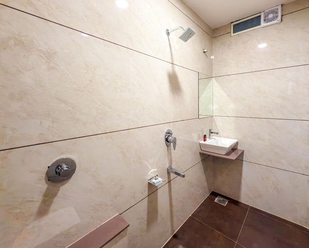 Bathroom 4, Hotel Anand, Ujjain