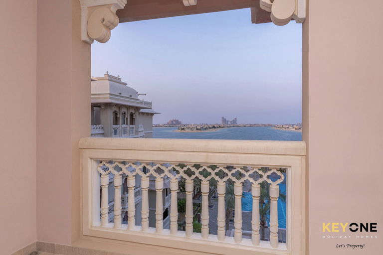 Balcony 3, Grandeur 2BR Small Room & Beach Access, Dubai