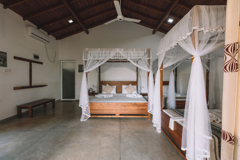 Bedroom 2, Jungle Paradise Hotel, Sevanagala