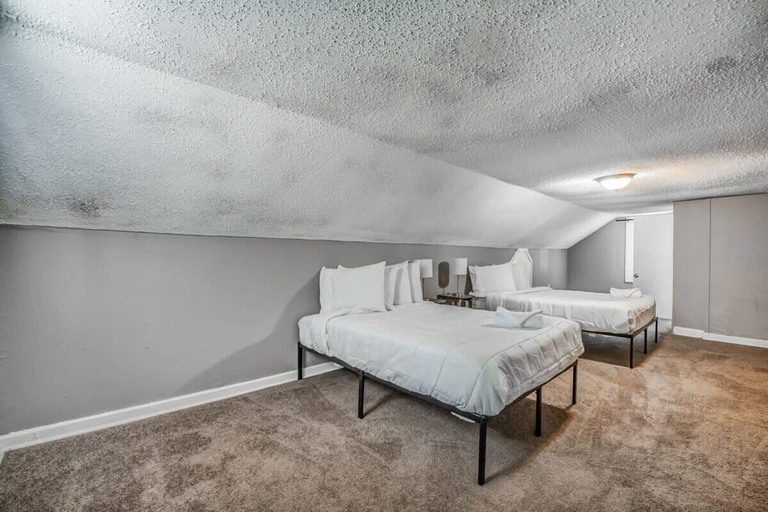 Room 4, Browning Nest, Shelby