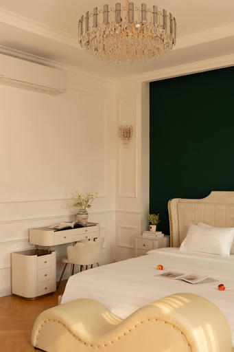Room 4, Grand Villa, District 2