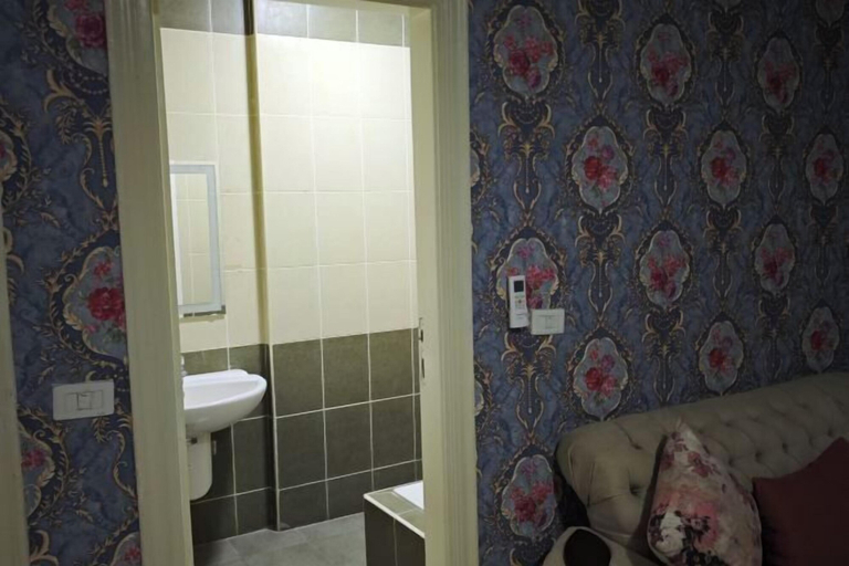 Bathroom 2, Egypt JIA HE Chinese Apartment, Al-Basatin