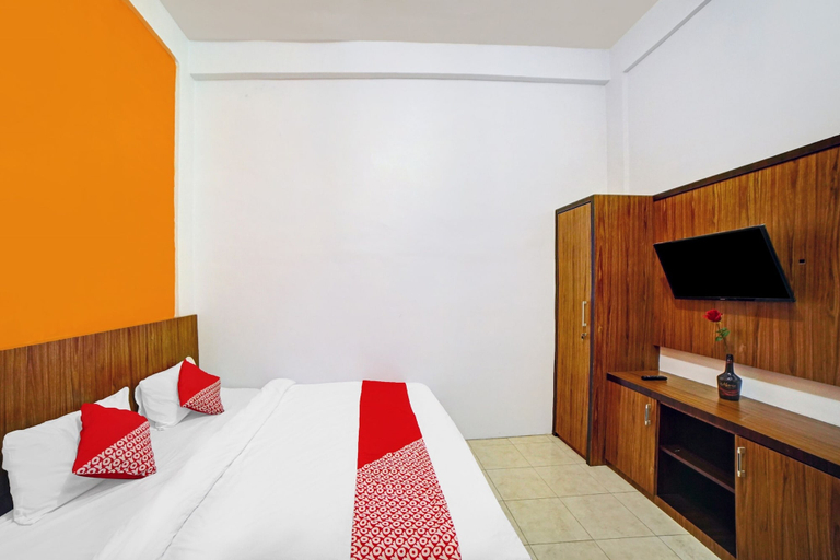 Room 5, OYO 90515 Indah Guest House, Medan