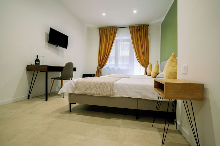 Bedroom 2, 4 Seasons Roma Trastevere, Rome