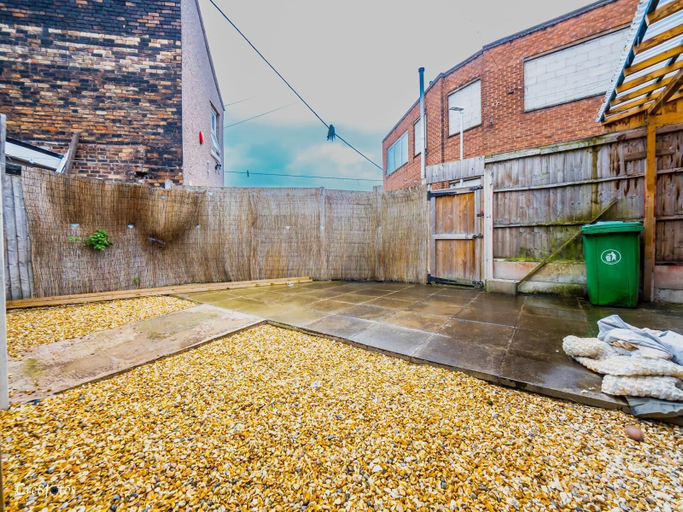 Front of property, Ensuite1 Woodhouse private bath 2kitchen, Stoke-on-Trent