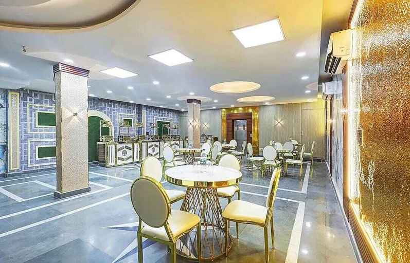 Restaurant 5, Hotel Vibe Blue, Gautam Buddha Nagar
