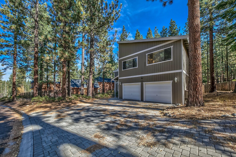 Exterior 3, 121m The Meadow Drive Home 5 Bedroom Home, Douglas