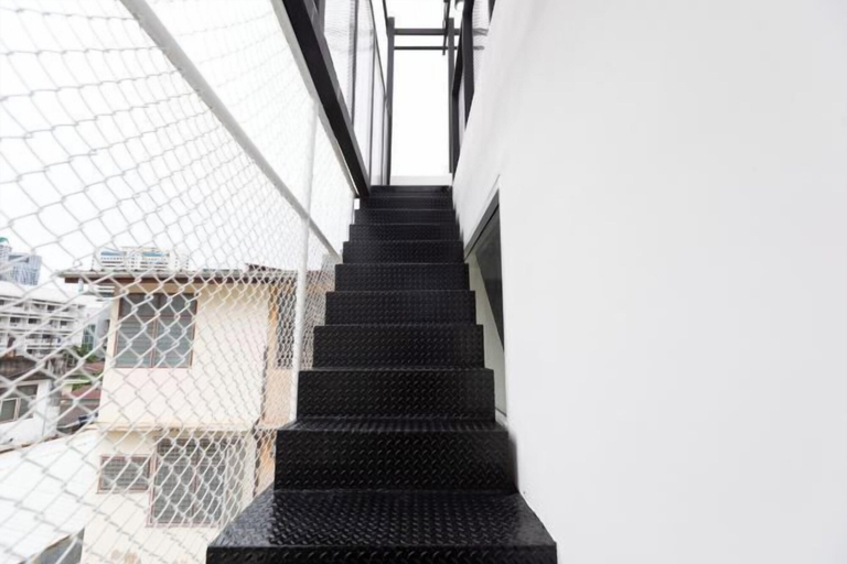 Interior 2, Ease @ Sathorn Hostel and Co-working Space, Sathorn