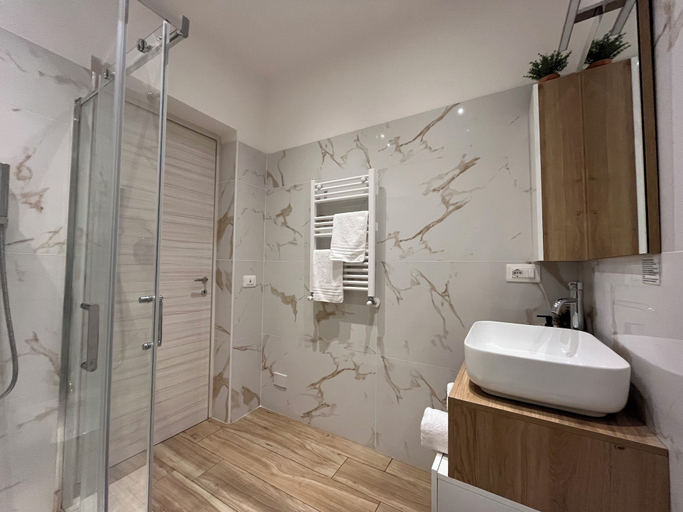 Bathroom 4, al molo 21, La Spezia