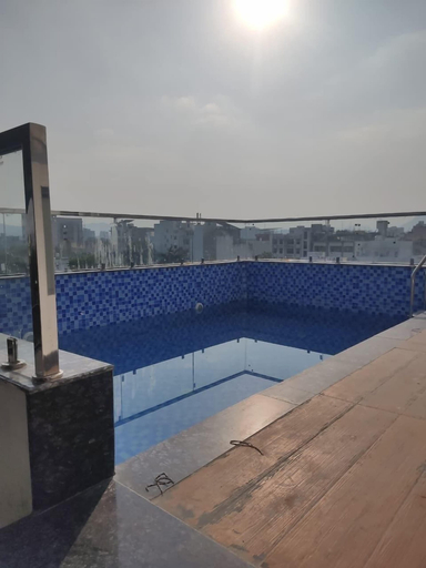 Rooftop pool 2, Hotel Lake Heart, Udaipur