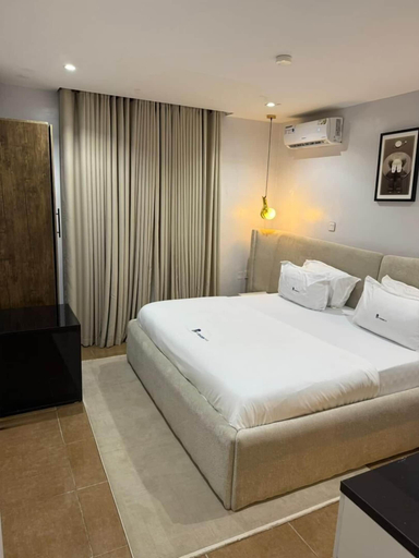 Room 4, The Bitachon Place, Shomolu