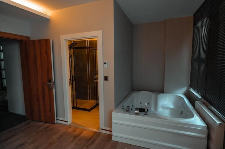 Bathroom 4, Blackhan Palace Otel, Merkez