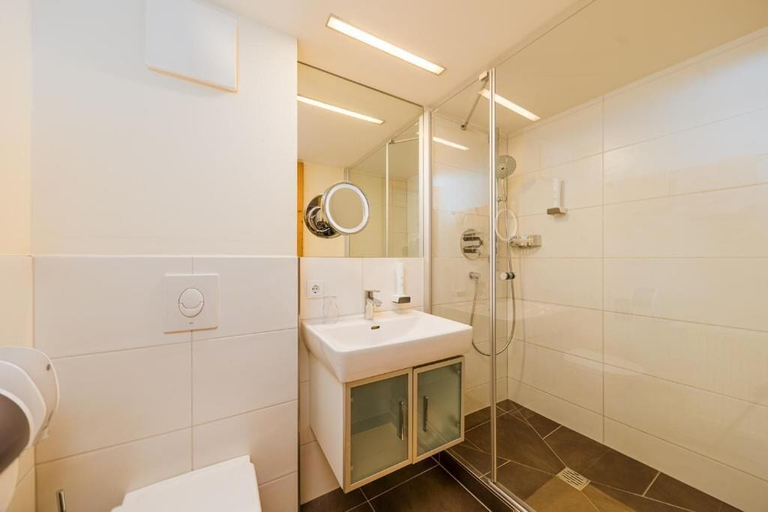 Bathroom 3, Hotel Bräurup, Zell am See