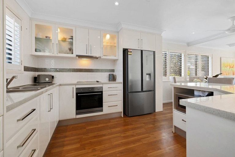 Private kitchen 2, Wave Whisperer, Tweed Heads