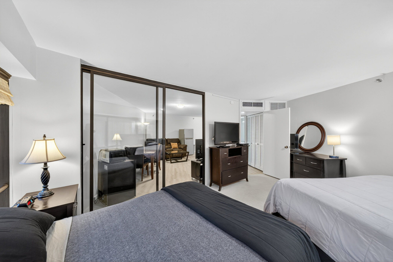 Room 3, Chic Dt Honolulu Executive Condo 1 Bedroom Condo, Honolulu