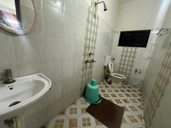 Bathroom 3, Shree Katyayani Residency, Uttara Kannada