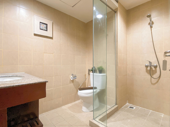 Bathroom 4, Spacious 1Br At Marina Ancol Apartment, North Jakarta