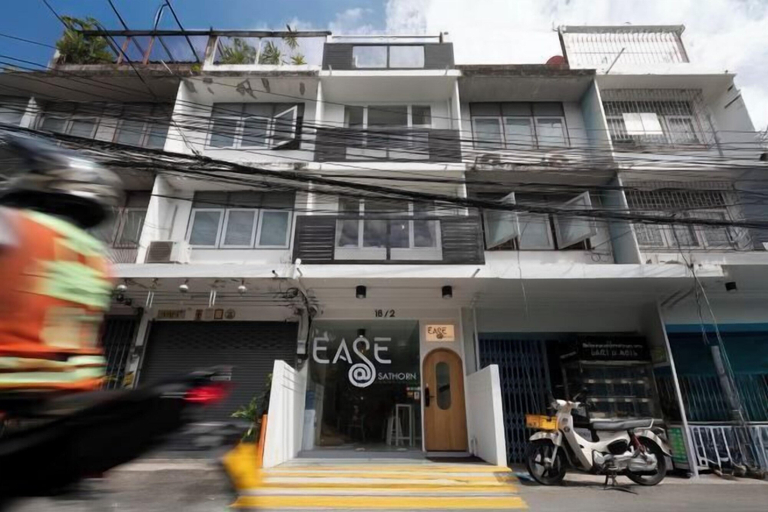 Exterior 4, Ease @ Sathorn Hostel and Co-working Space, Sathorn