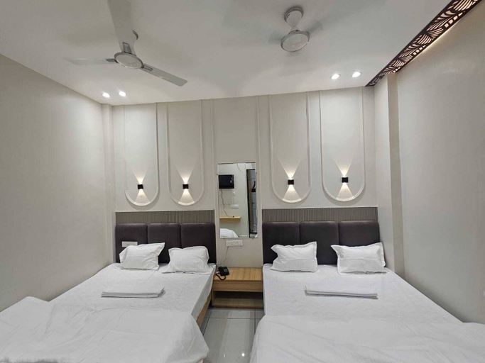 Room 4, Hotel Shree Ji Heritage, Ujjain
