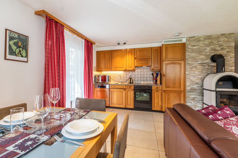 Private kitchen 2, Charming Alpin Violett, Visp