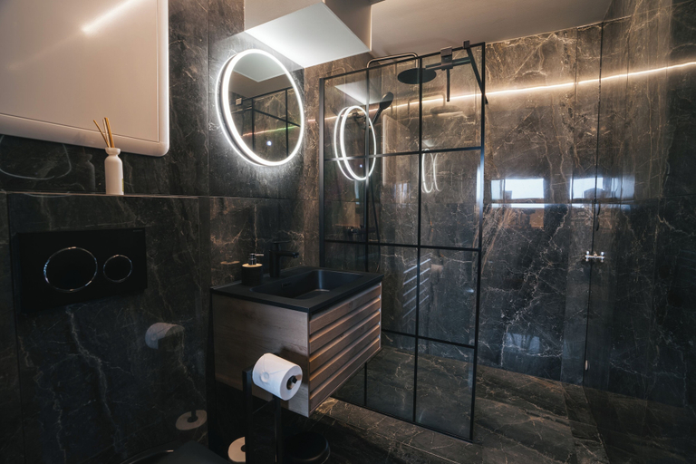Bathroom 4, Steam Pier Adventure Hotel, Tromsø