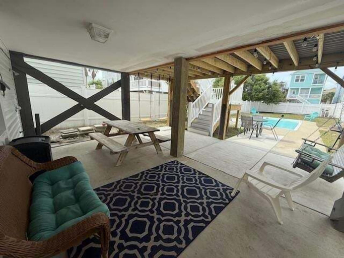 Outdoor dining 4, Cooper's Lighthouse 4 Bedroom Home by RedAwning, Horry