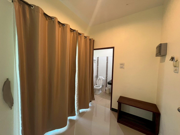 Others, The Zeed Residence, Khanom