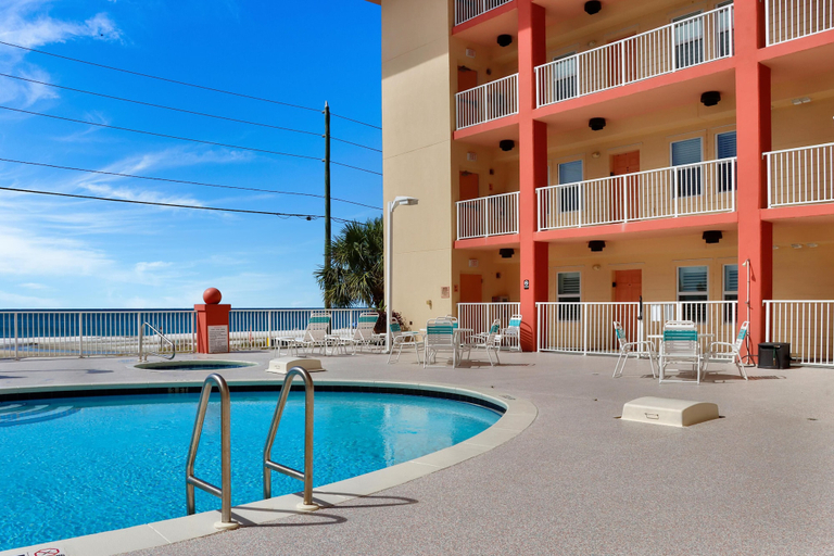 Pool 2, Paradise Shores 105, Bay
