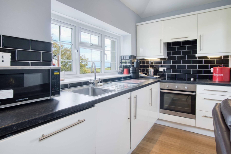 Private kitchen, The Granary - 2 Bedroom Cottage - Penally, Pembrokeshire