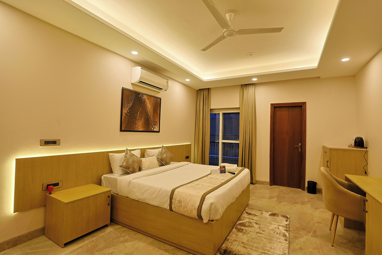 City view 2, Millora Cyber Suites, Gurgaon