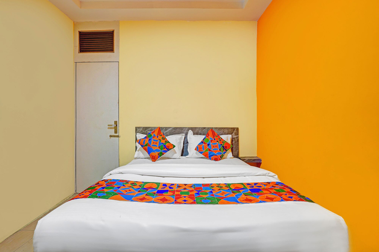 Room 2, Fabhotel Broad Way Inn, Bangalore