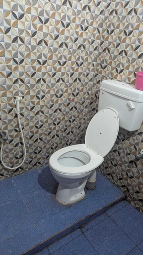 Bathroom 4, Baikuntha Dham Bhakta Niwas, Puri