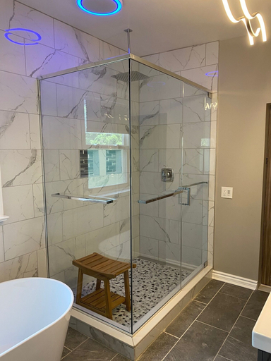 Bathroom 5, Huntington Manor, Erie